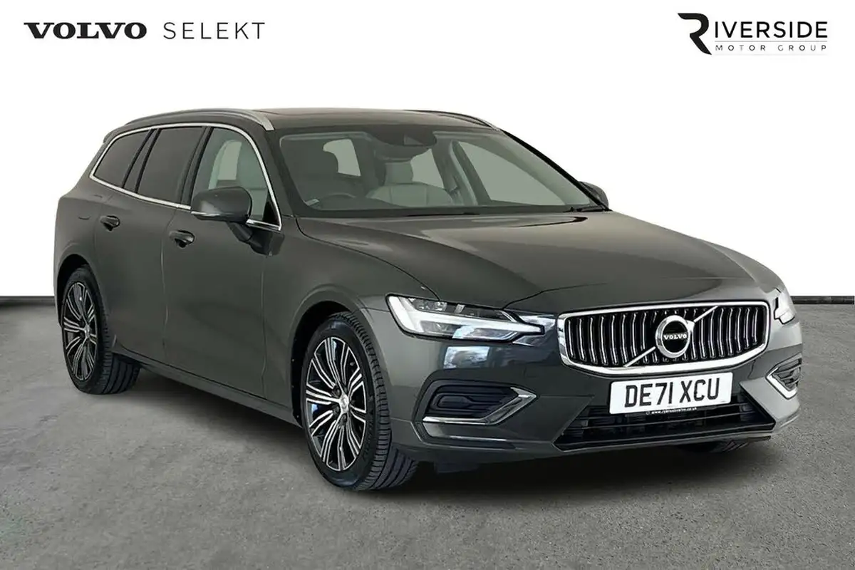 2021-volvo-v60-20-b4-ultimate-big-0