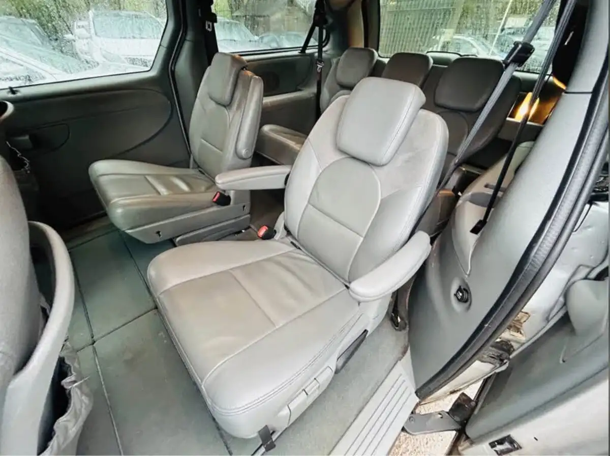 2006-chrysler-grand-voyager-33-limited-xs-big-9