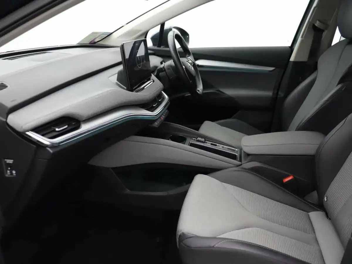 2021-skoda-enyaq-e-60-62-kwh-big-18