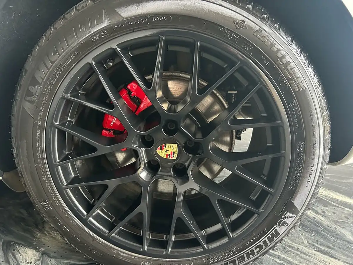 2016-porsche-macan-30-gts-big-9