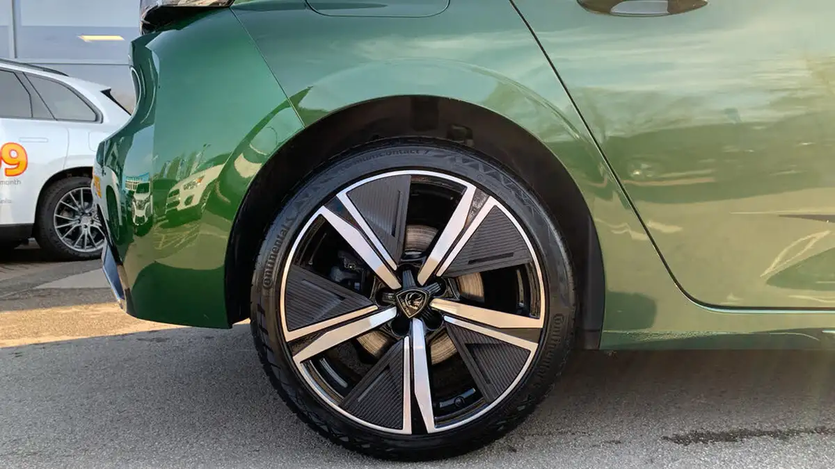 2024-peugeot-308-16-puretech-gt-180ps-big-15