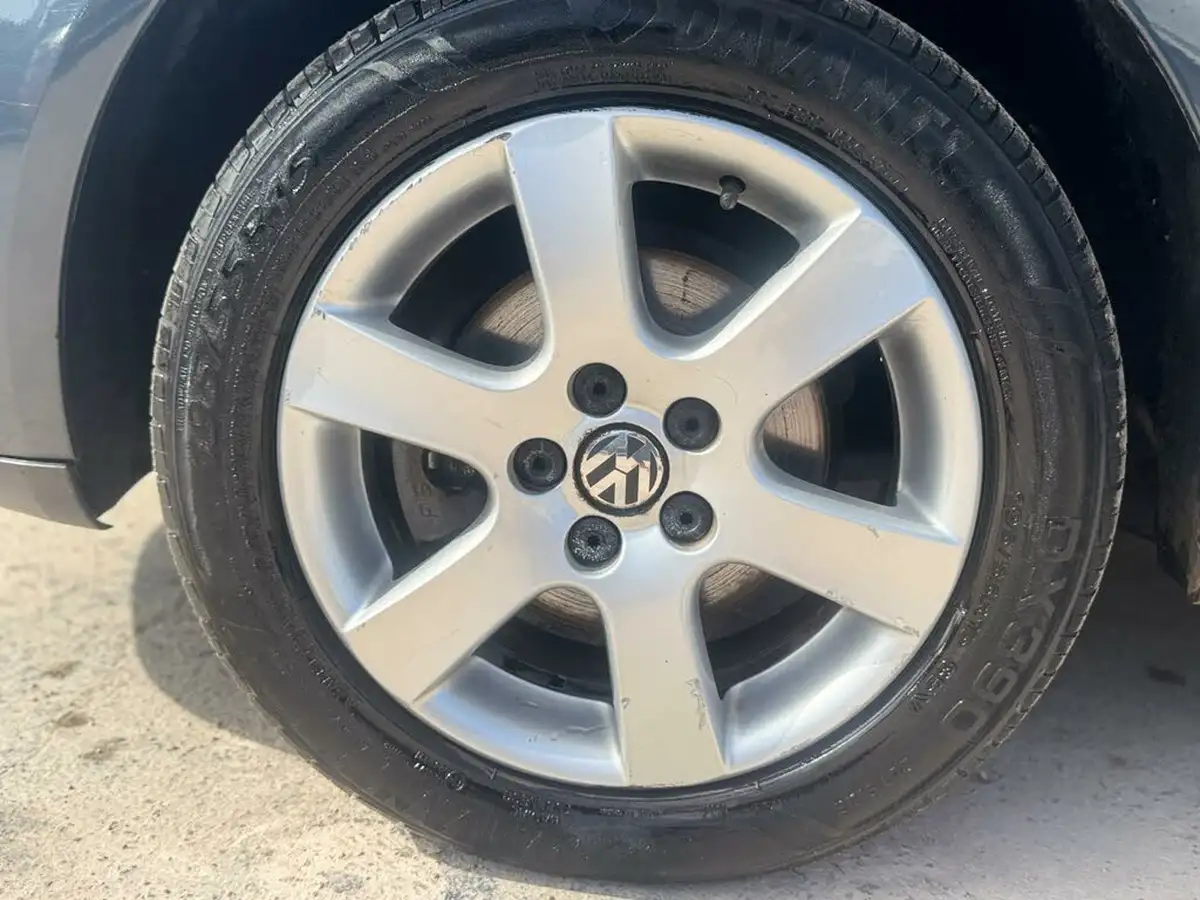 2009-volkswagen-polo-12-match-60ps-5d-big-34