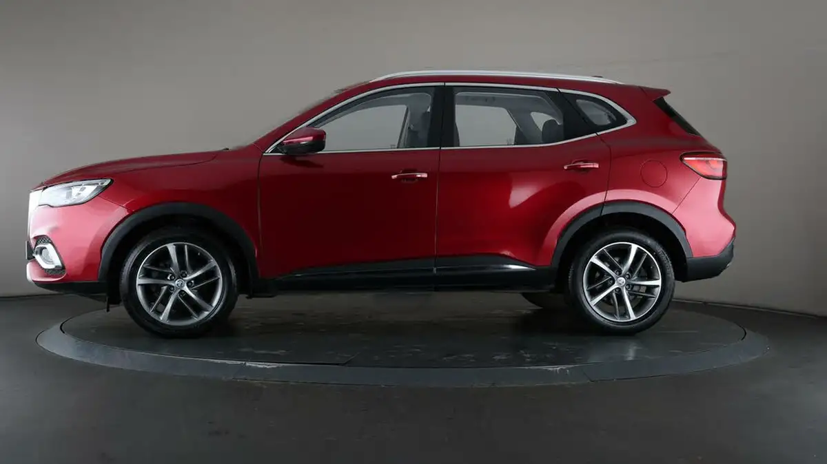 2021-mg-hs-15t-gdi-exclusive-162ps-big-36