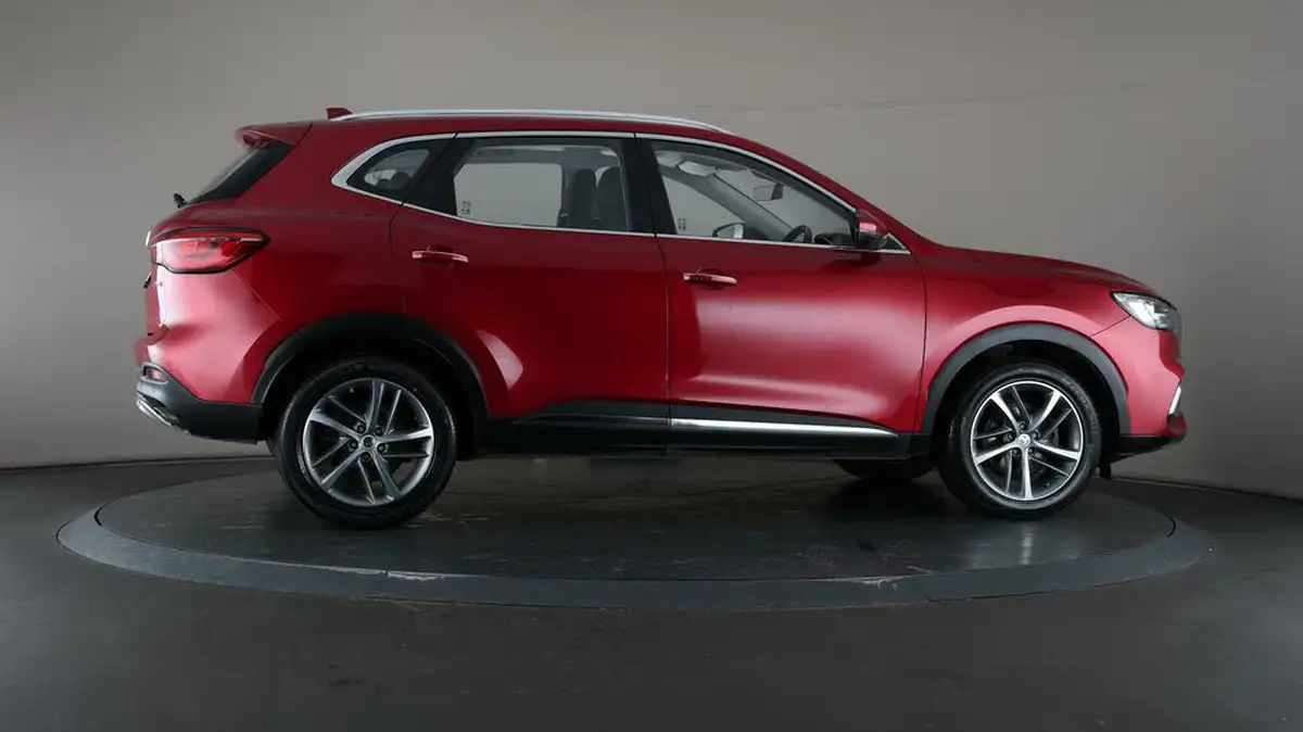 2021-mg-hs-15t-gdi-exclusive-162ps-big-60