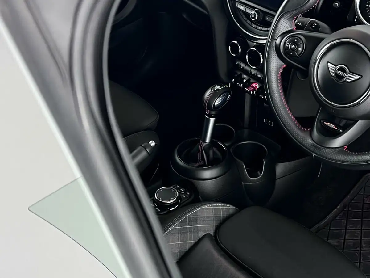 2017-mini-cooper-20-cooper-s-ss-hatchback-3d-sport-auto-big-38