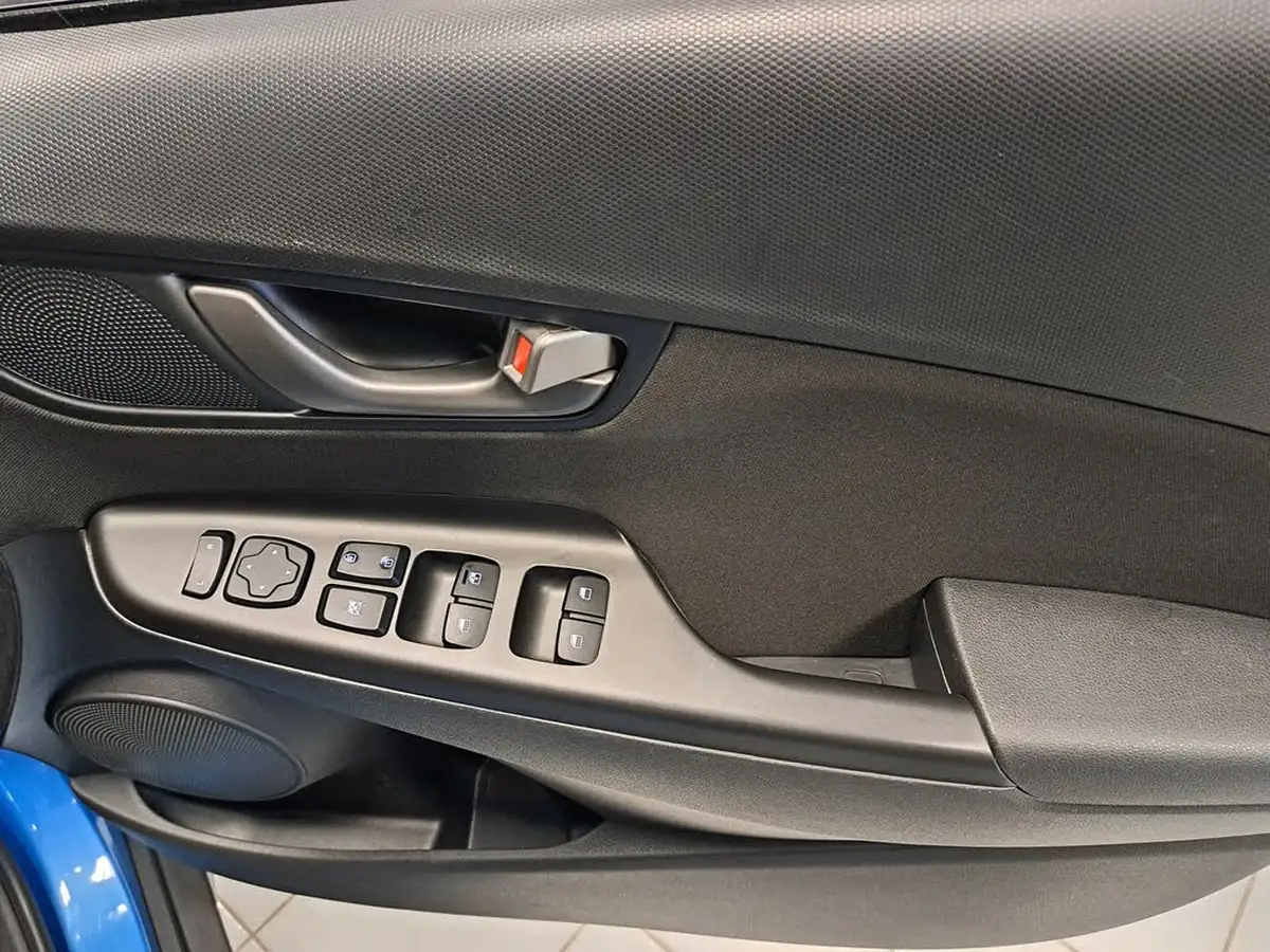2019-hyundai-kona-10-t-gdi-play-big-13