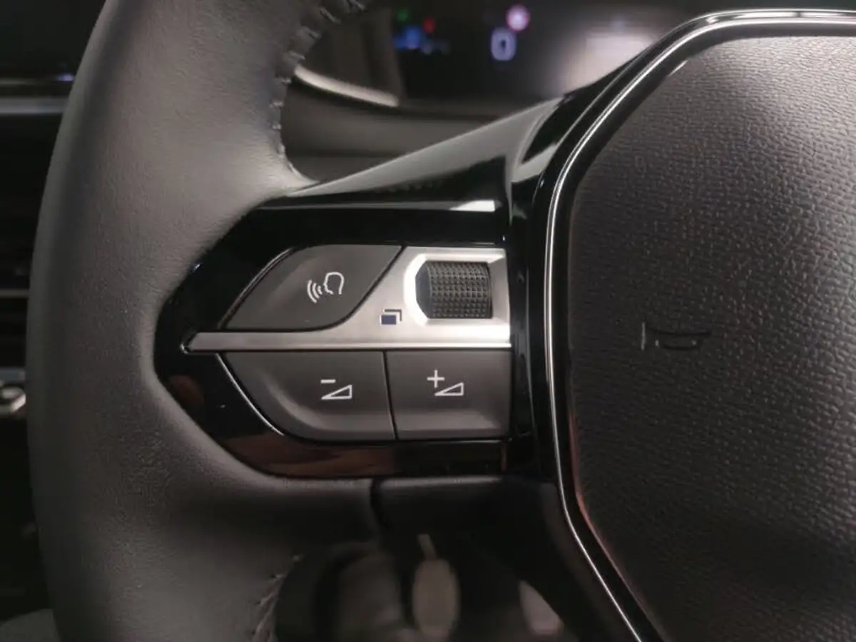 2024-peugeot-2008-suv-12-puretech-allure-130ps-big-16
