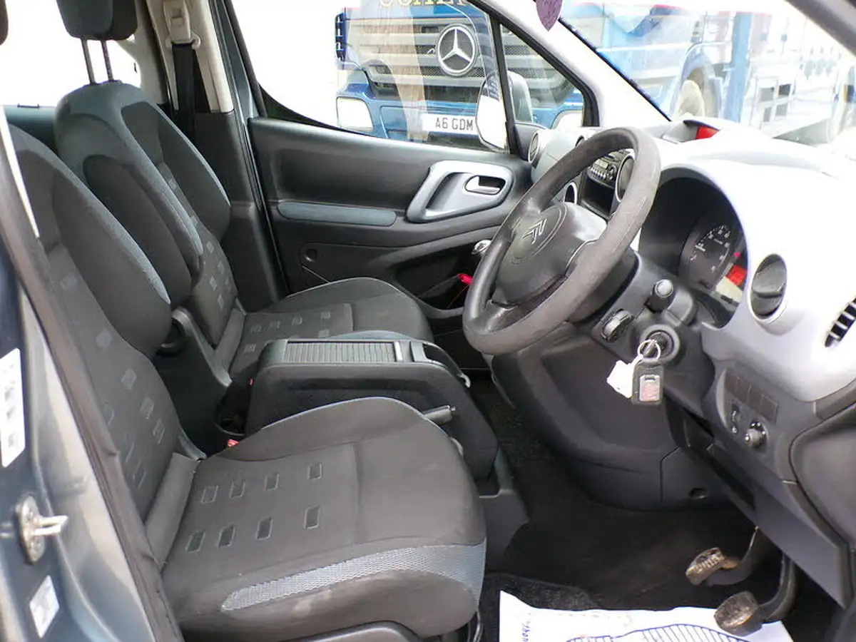 2012-citroen-berlingo-16td-xtr-110ps-big-9