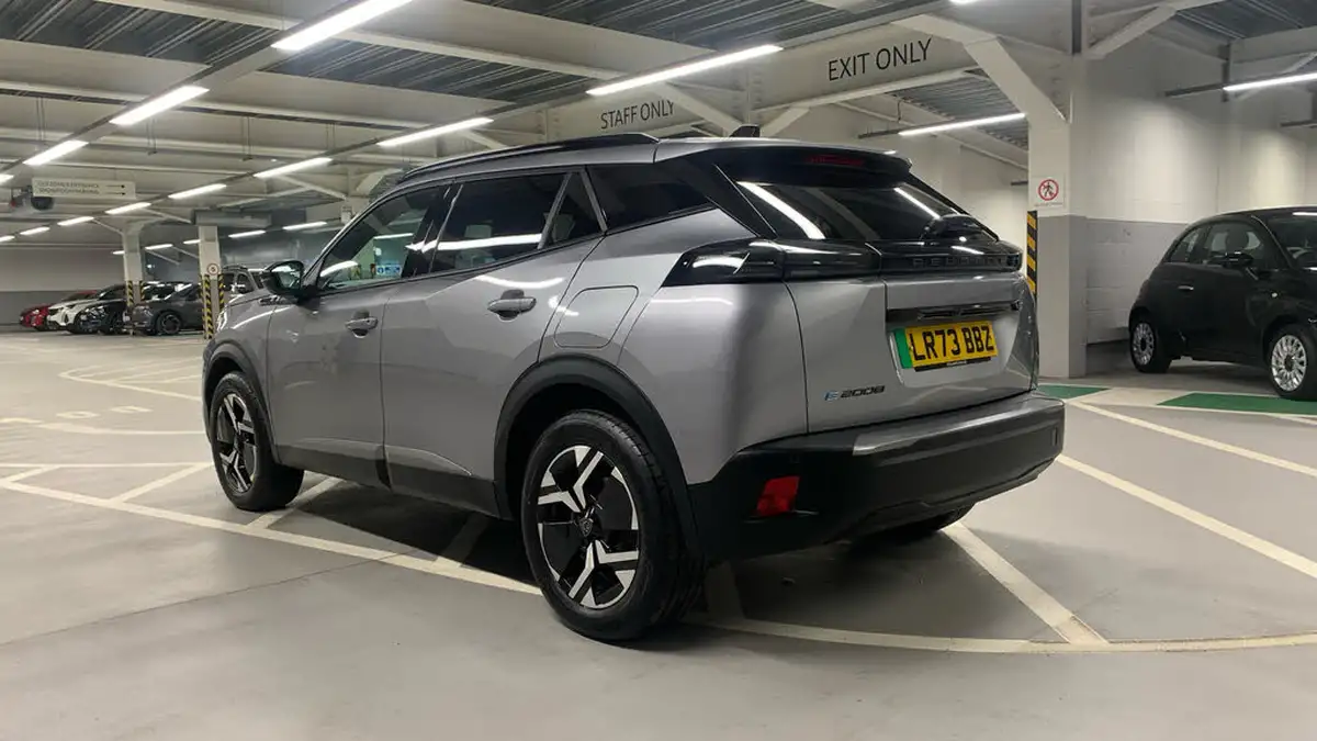 2023-peugeot-2008-suv-e-allure-big-4