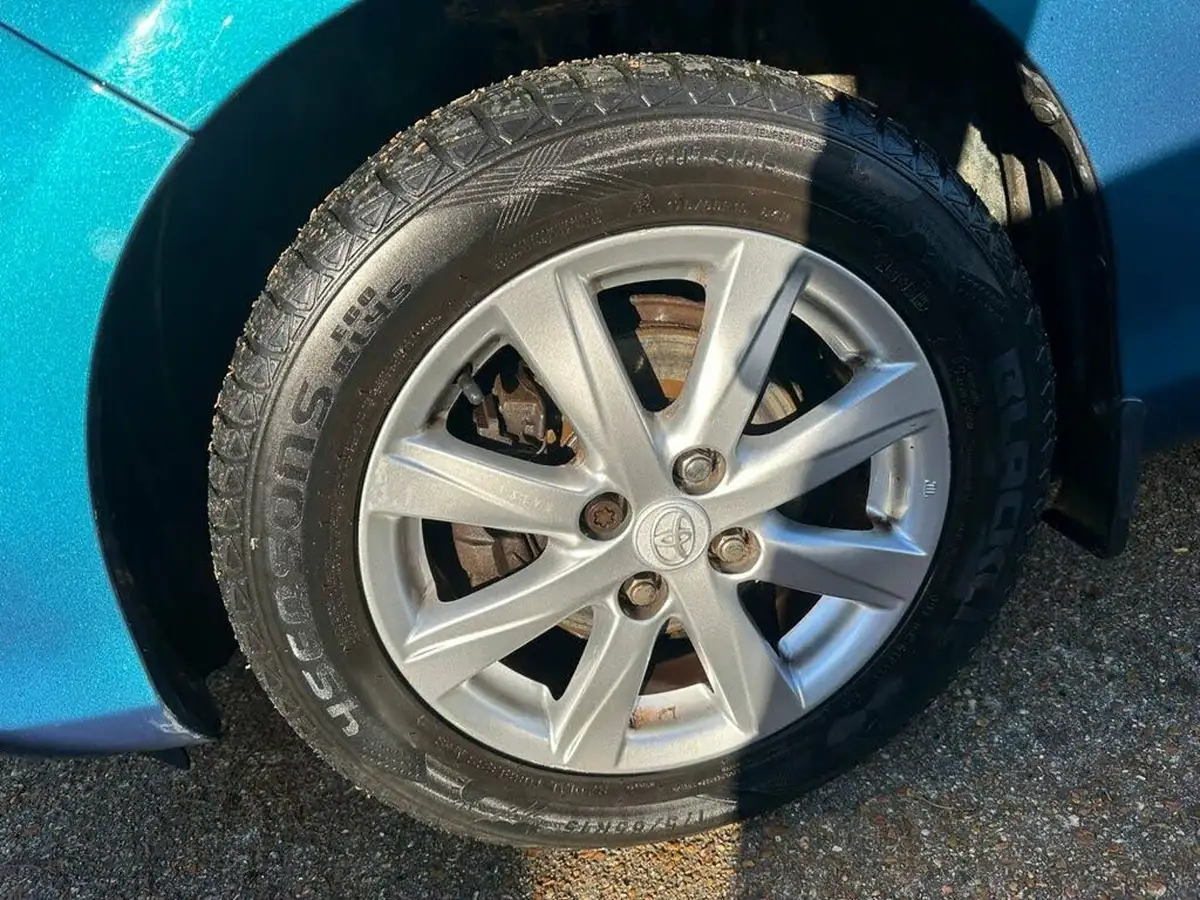 2013-toyota-yaris-133-tr-vvt-i-5d-big-26