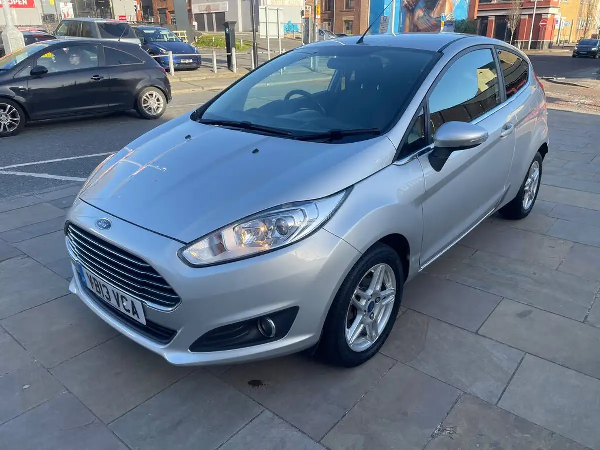 2013-ford-fiesta-10-zetec-100ps-ecoboost-ss-3d-big-6