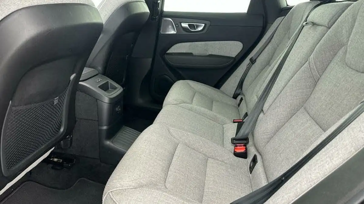 2023-volvo-xc60-20-t8-ultimate-dark-big-17