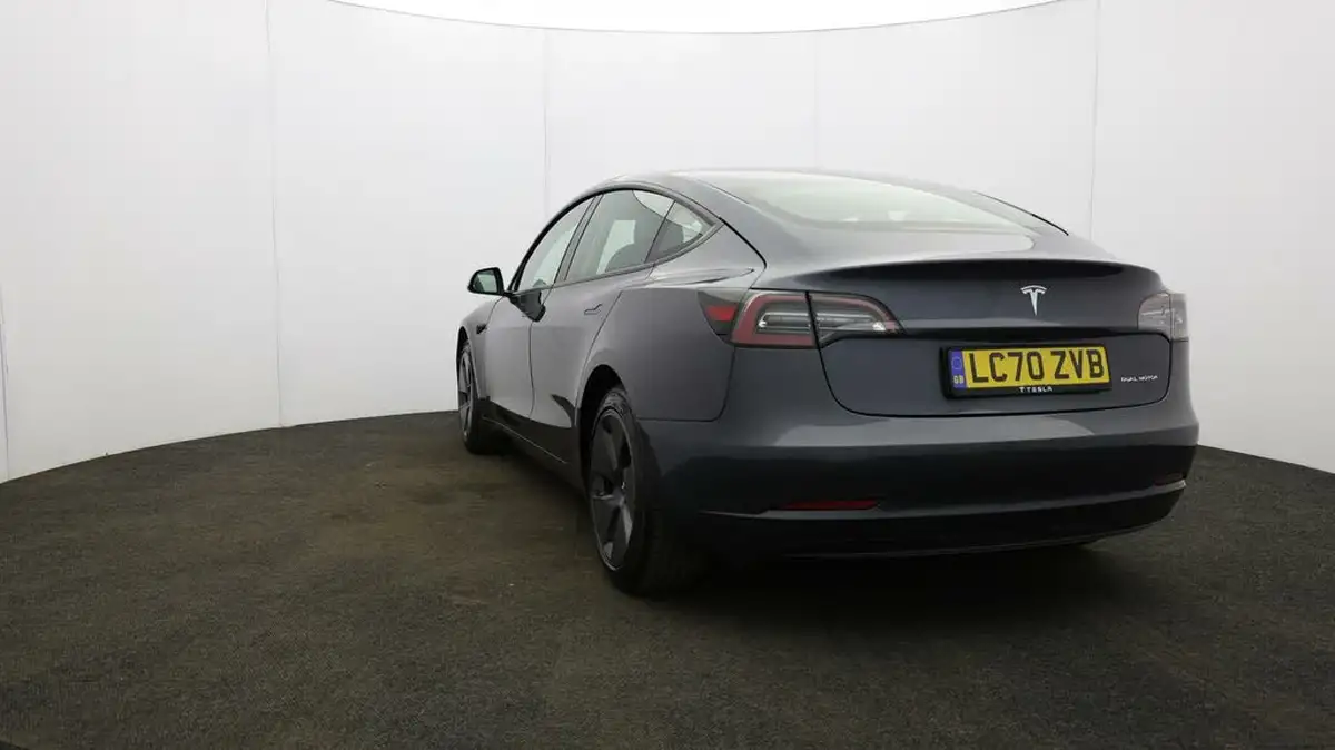 2020-tesla-model-3-e-long-range-big-25