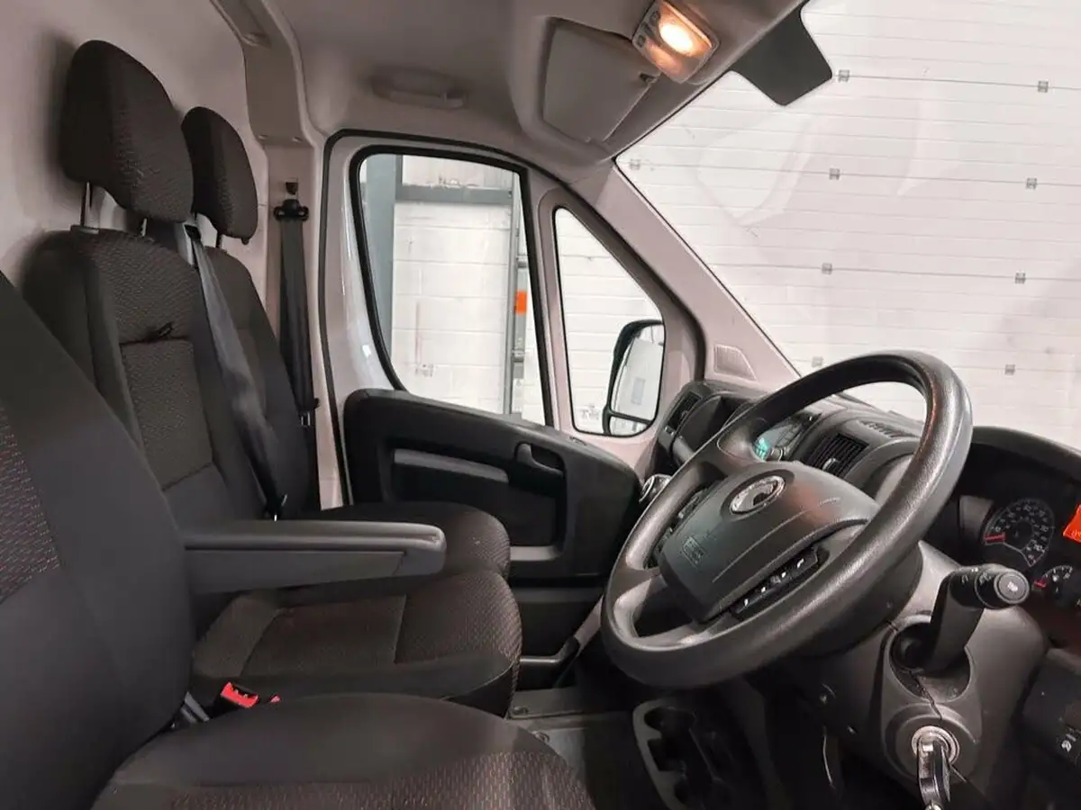 2022-vauxhall-movano-22cdti-l3-h2-3500-edition-glazed-big-14