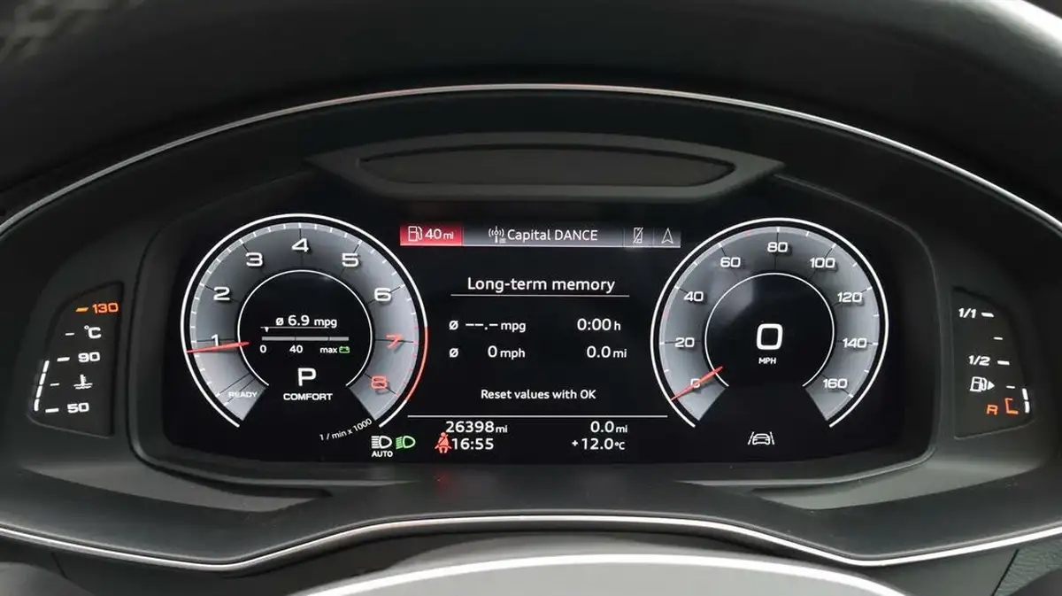 2022-audi-a6-avant-20-40-tfsi-black-edition-big-10