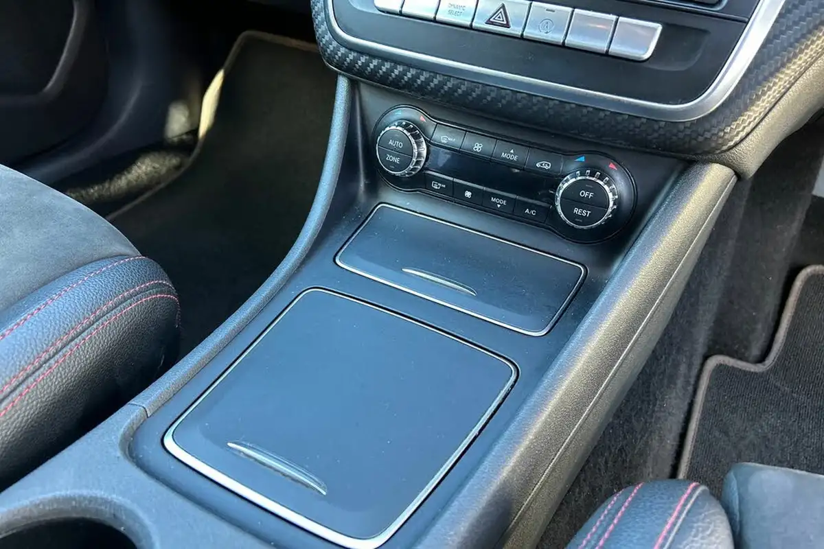2018-mercedes-benz-a-class-16-a200-amg-line-ss-7g-dct-big-18