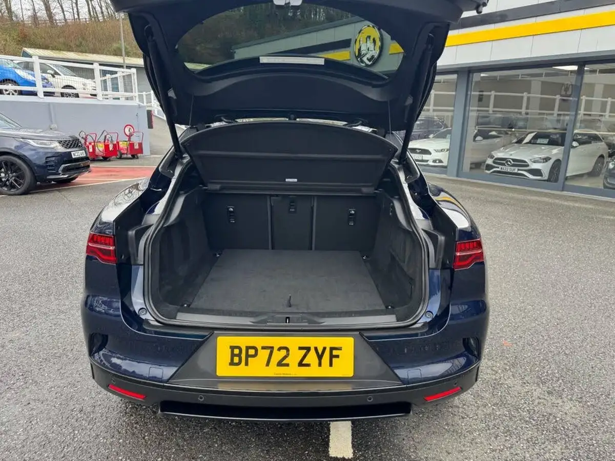 2023-jaguar-i-pace-ev400-black-big-16