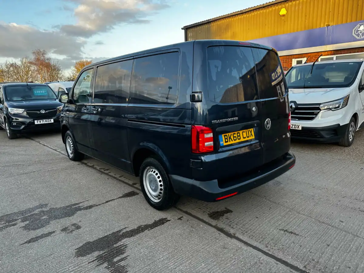 2018-volkswagen-transporter-20tdi-t30-startline-bmt-lwb-102pseu6-panel-big-7