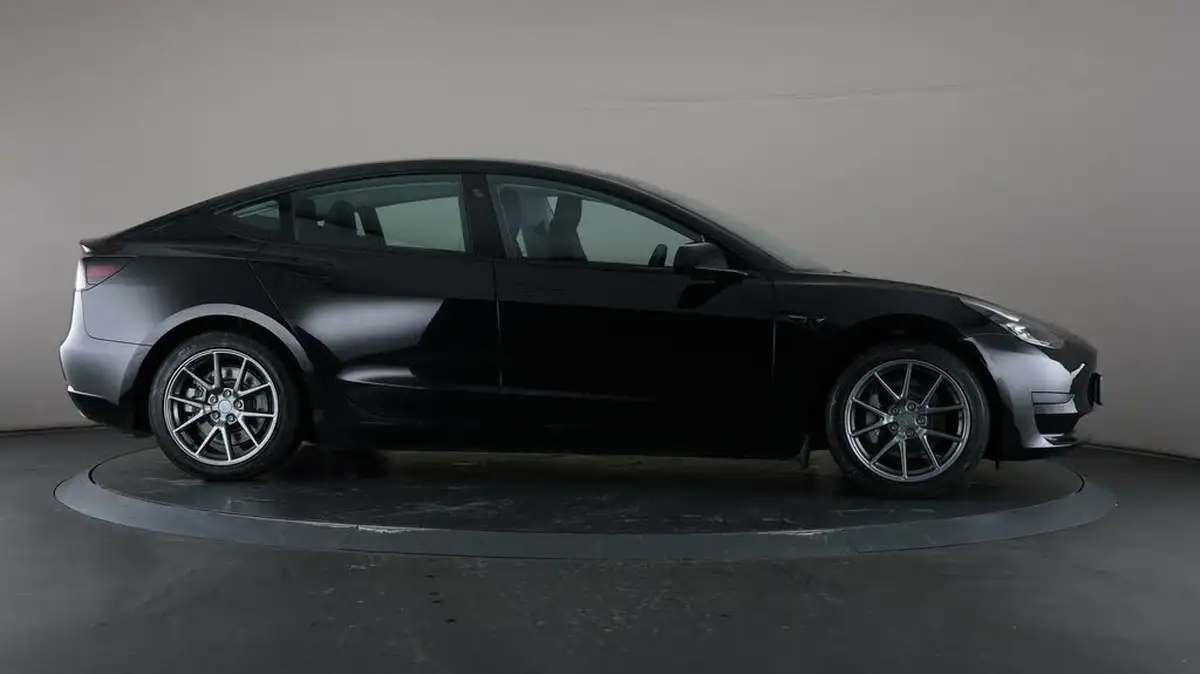2021-tesla-model-3-e-long-range-4x4-big-8