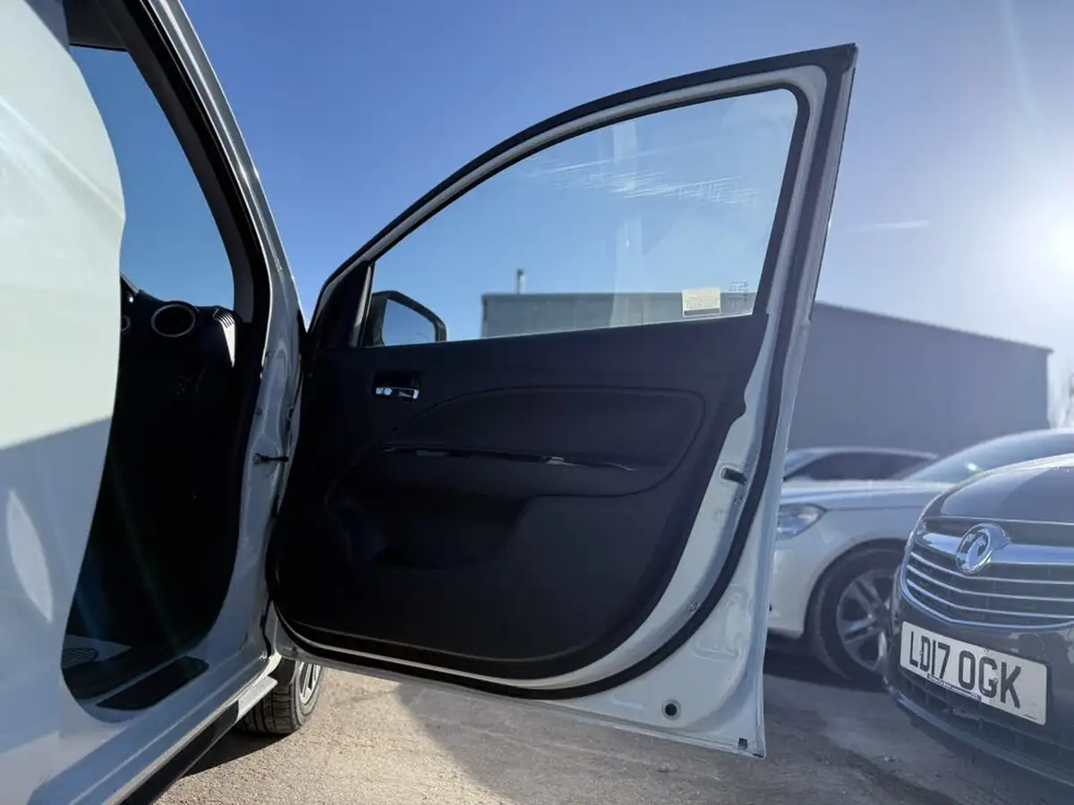2016-mitsubishi-mirage-12-juro-big-39