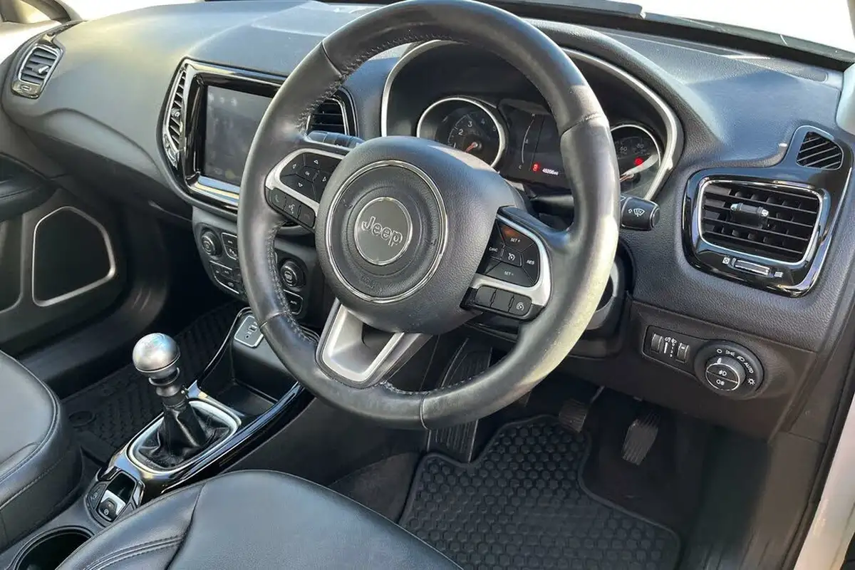 2020-jeep-compass-14-multiair-ii-night-eagle-big-22