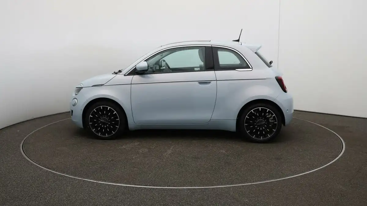 2021-fiat-500-e-la-prima-big-57