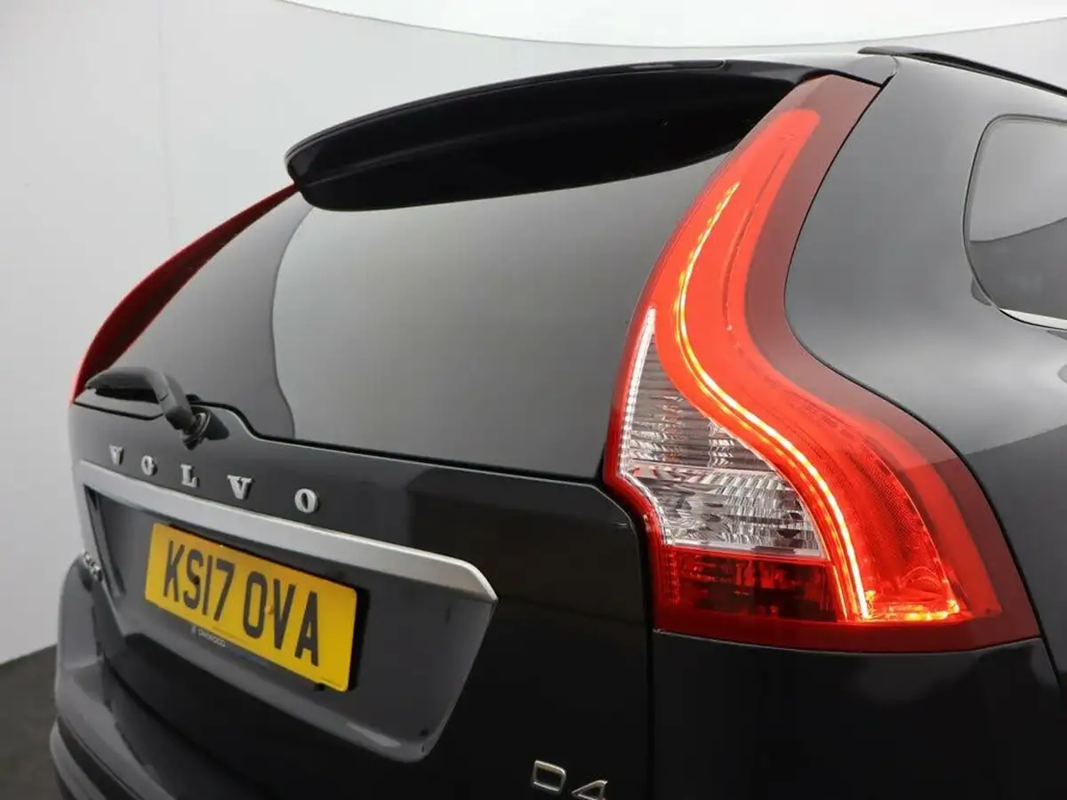 2017-volvo-xc60-20td-d4-r-design-nav-big-17