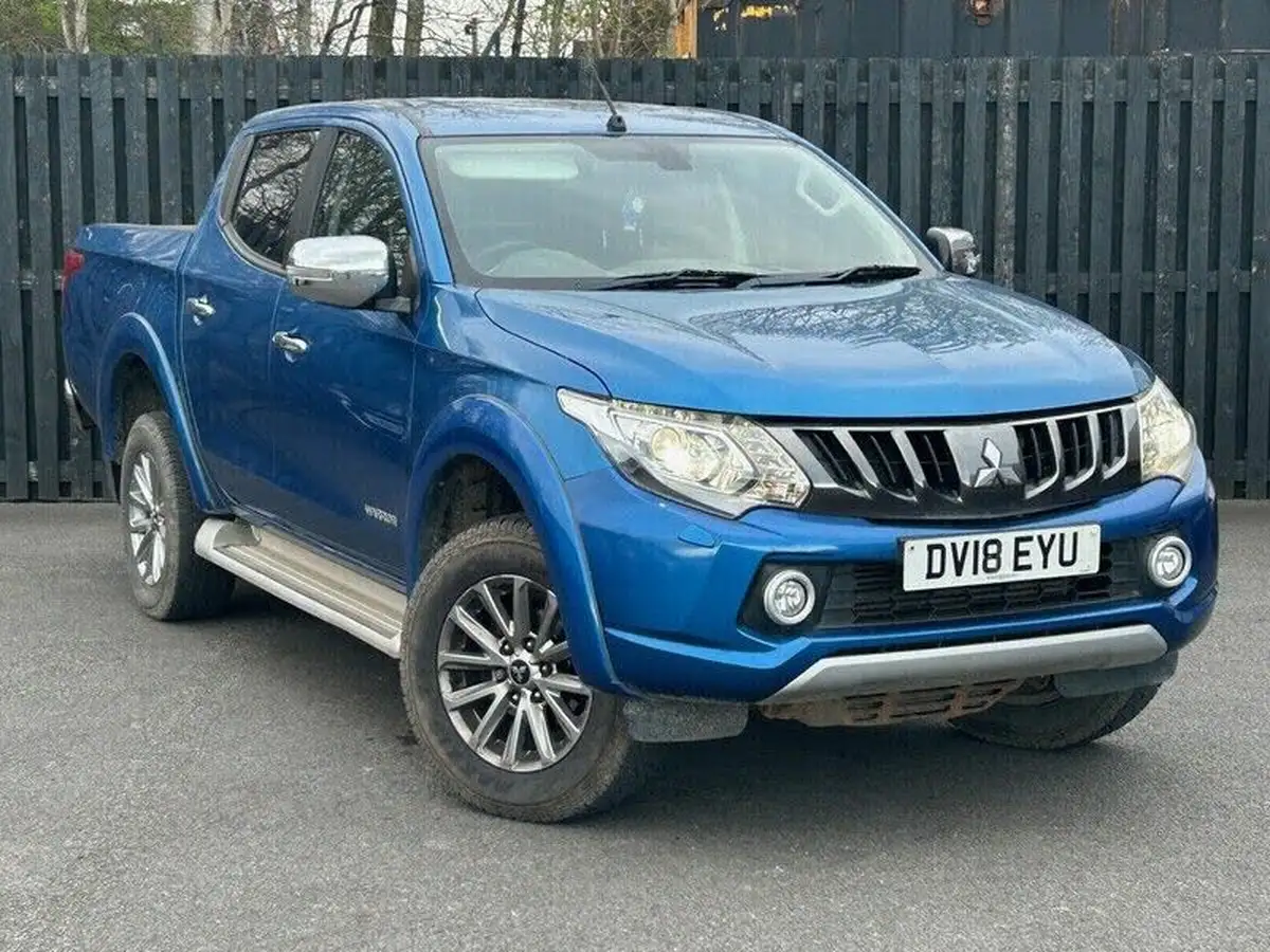 2018-mitsubishi-l200-24di-d-warrior-eu6-big-0