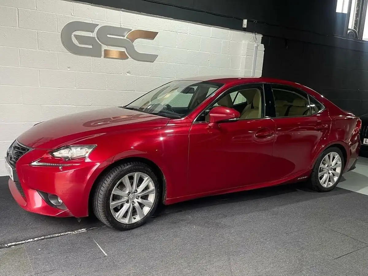 2015-lexus-is-300h-25-executive-edition-big-0