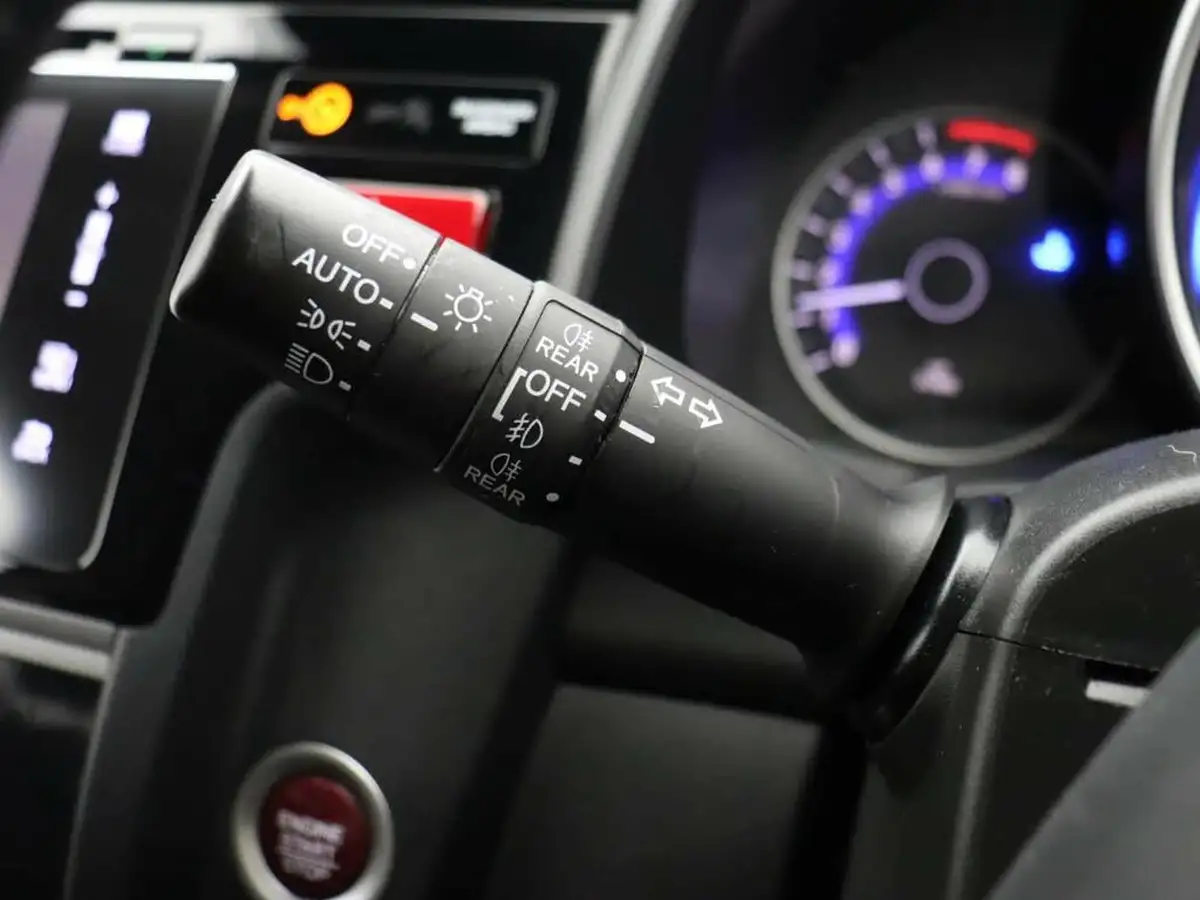 2017-honda-jazz-13-i-vtec-ex-navi-big-40