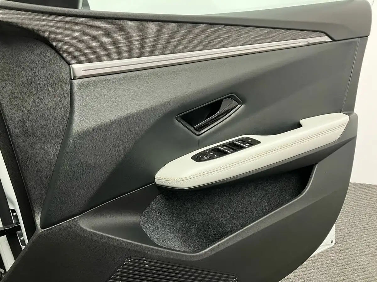 2024-renault-scenic-e-tech-e-iconic-big-29