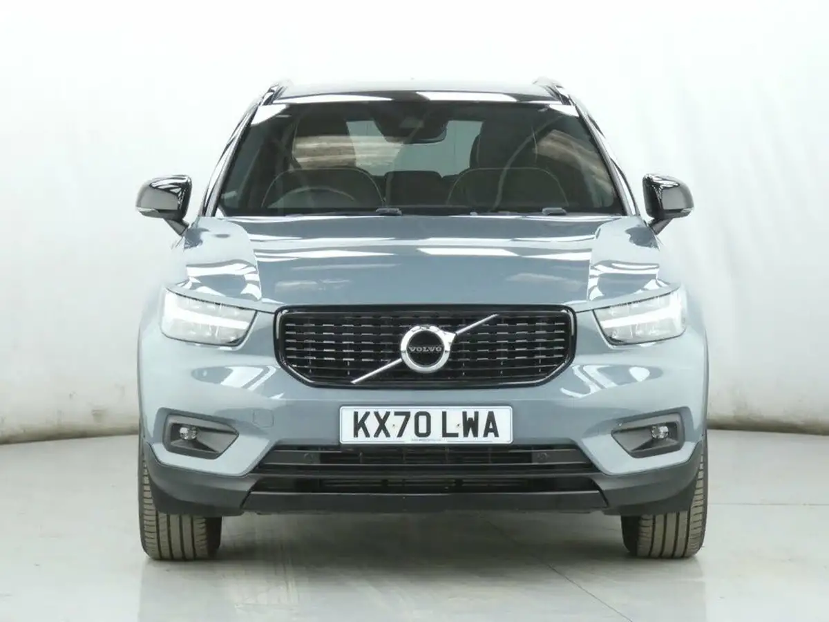 2020-volvo-xc40-15-t3-r-design-geartronic-big-2