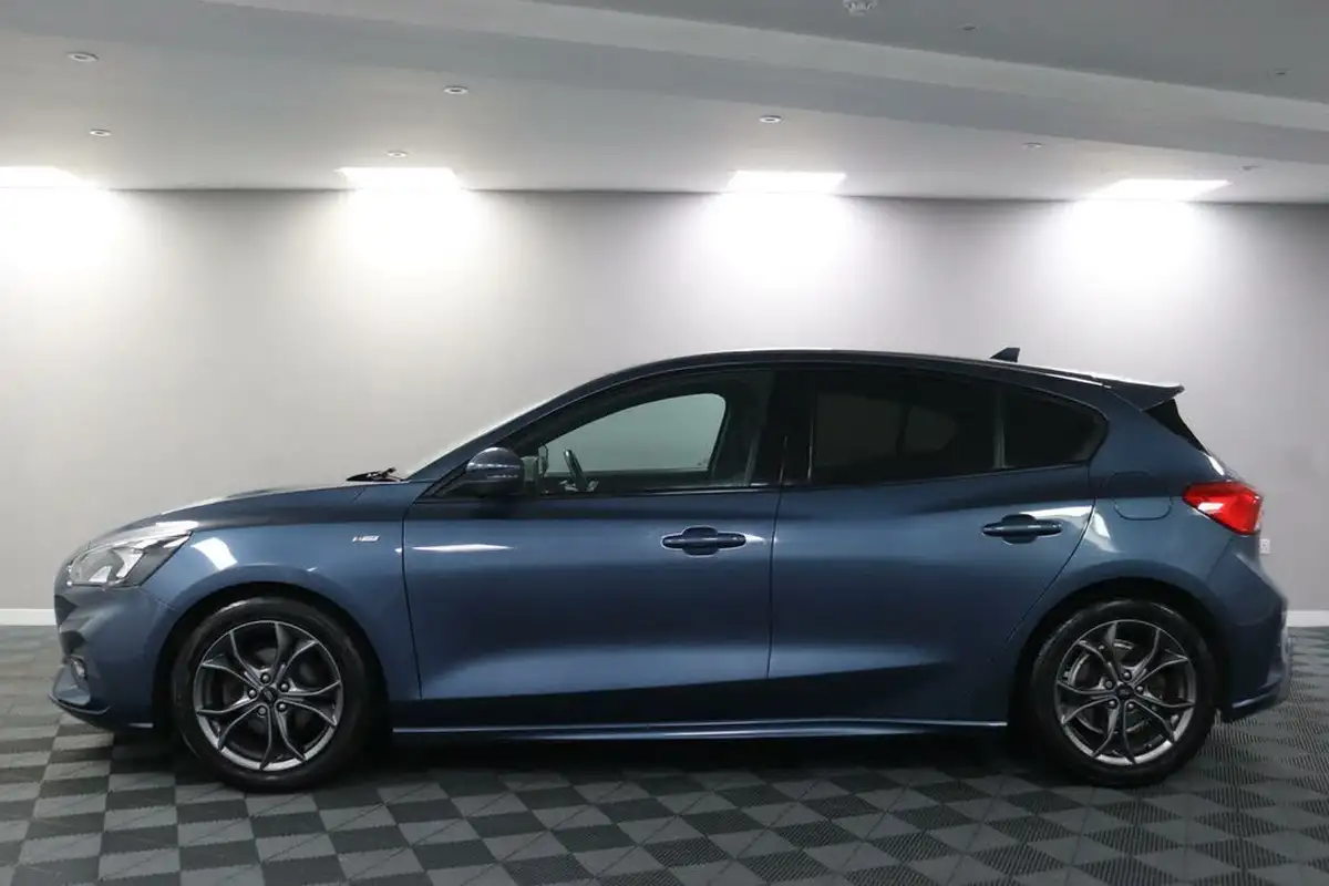 2018-ford-focus-10t-st-line-125ps-hatchback-big-13