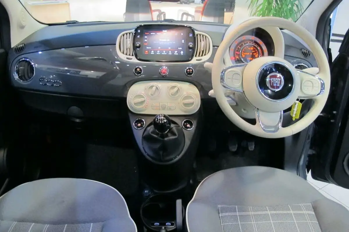 2020-fiat-500-10-lounge-big-33