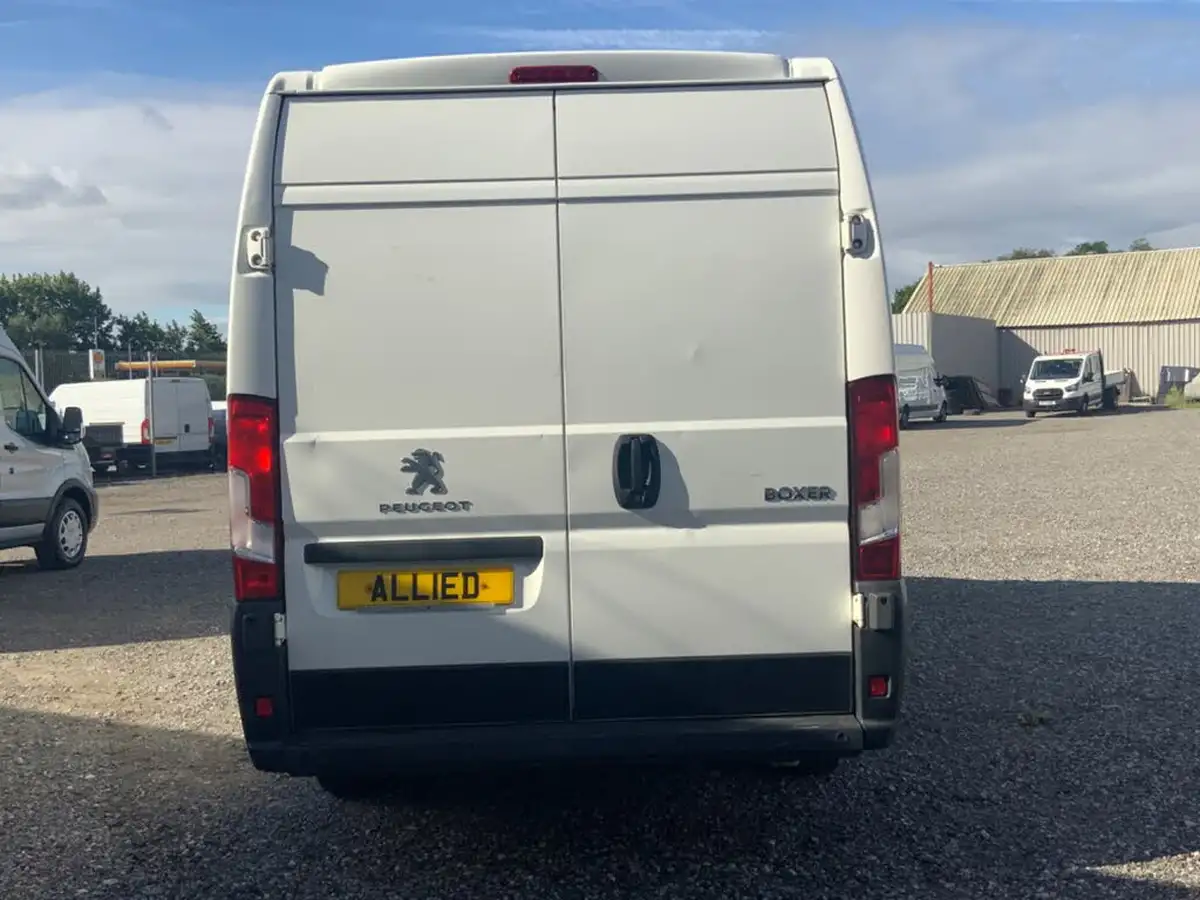2023-peugeot-boxer-22-bluehdi-professional-premium-435-l4h2-big-6