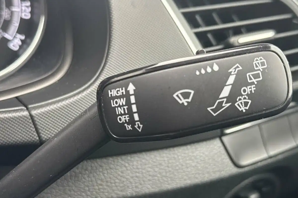 2020-skoda-fabia-10-tsi-se-110ps-hatchback-big-39