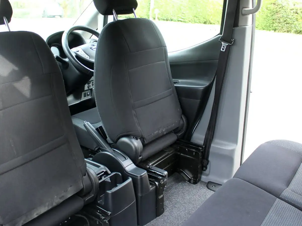 2020-nissan-env200-e-evalia-5-big-47