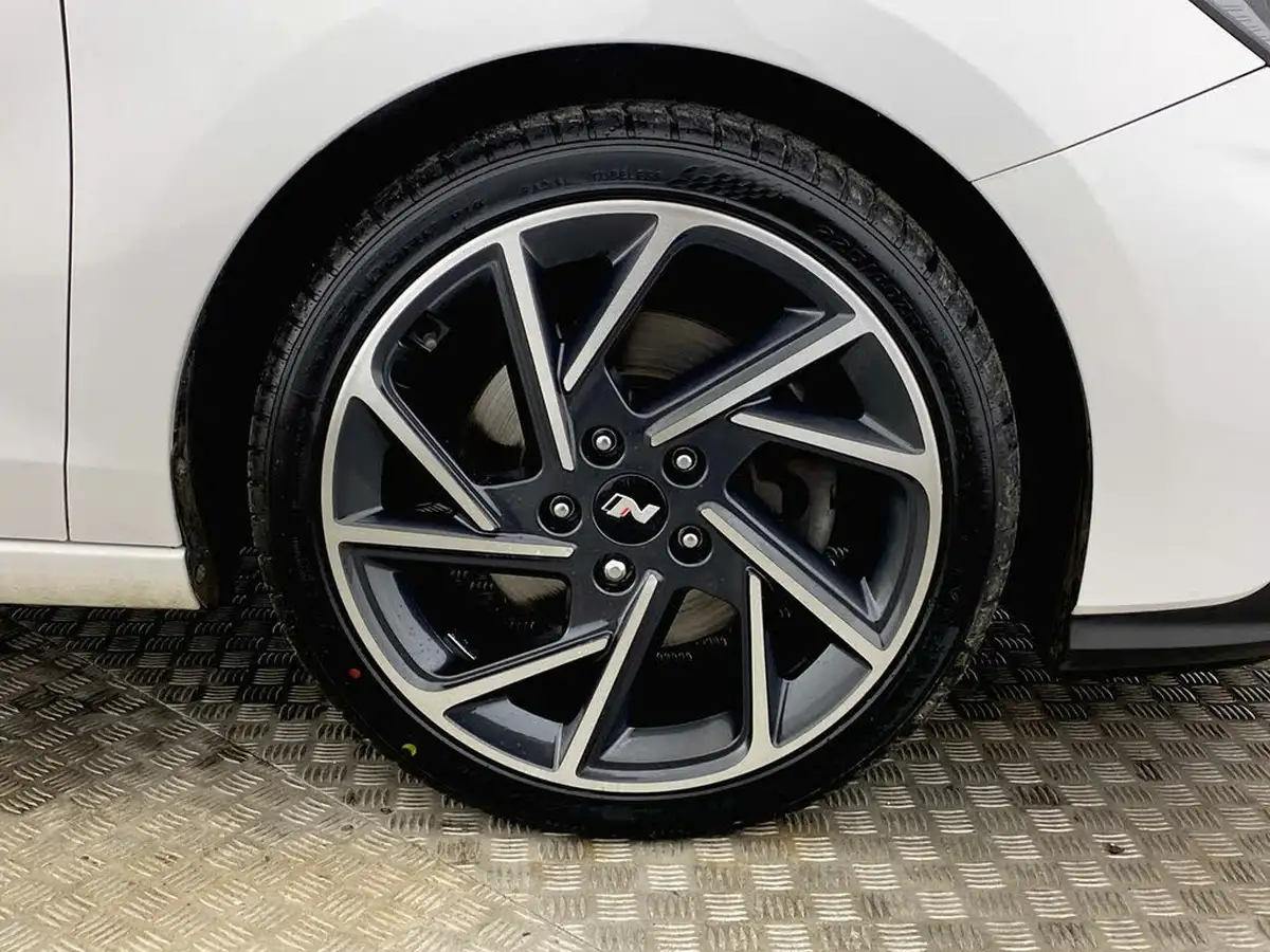 2022-hyundai-i30-15-t-gdi-n-line-hatchback-dct-big-8