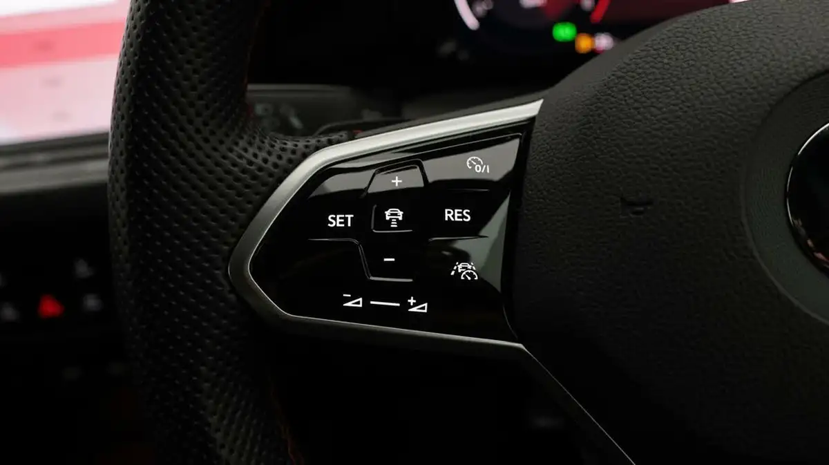 2022-volkswagen-golf-20-tsi-gti-clubsport-big-24