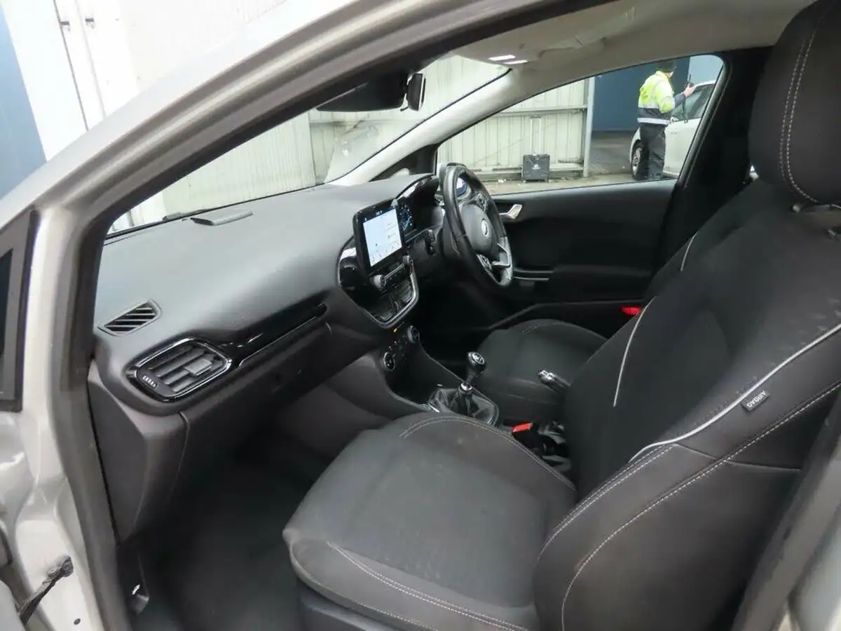 2018-ford-fiesta-10t-zetec-5d-big-4