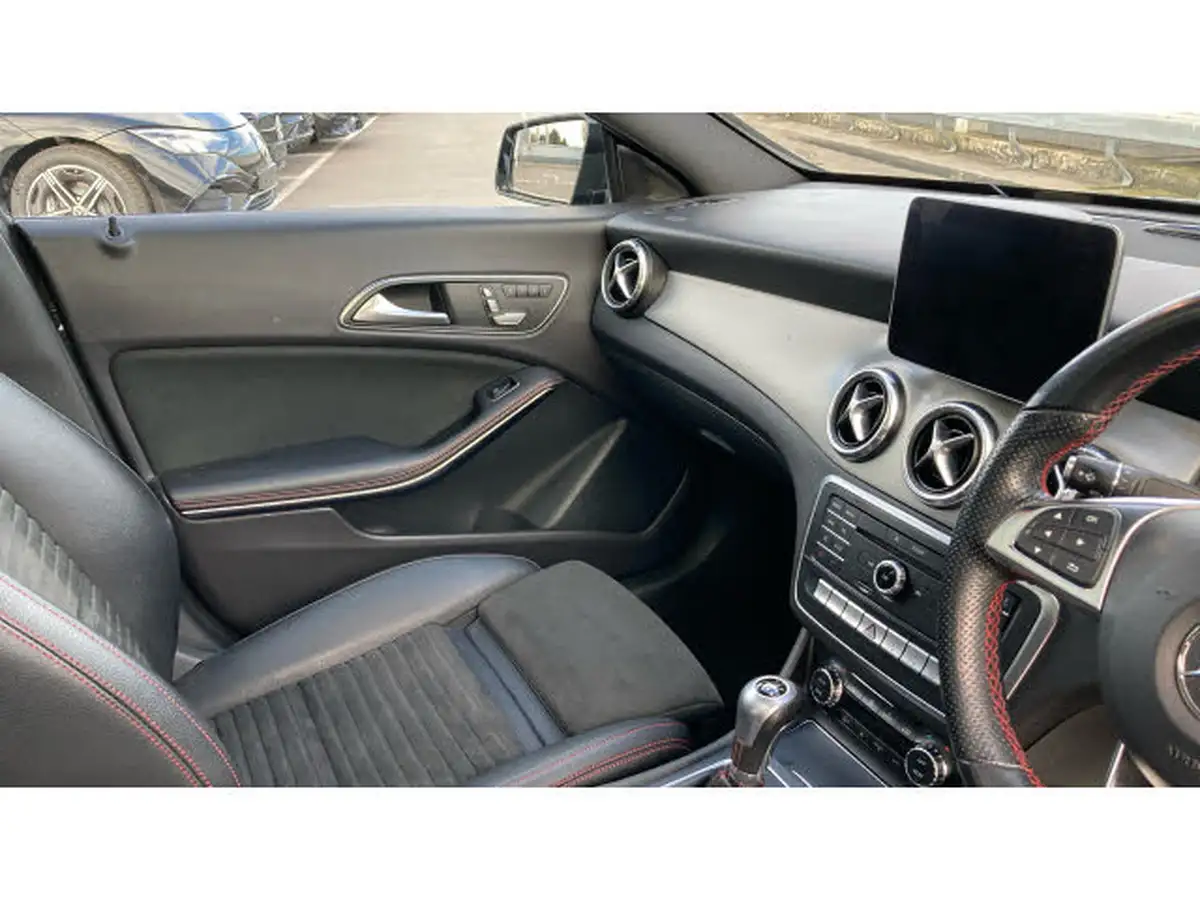 2019-mercedes-benz-cla-16-cla-200-amg-line-night-edition-plusss-coupe-4d-big-13