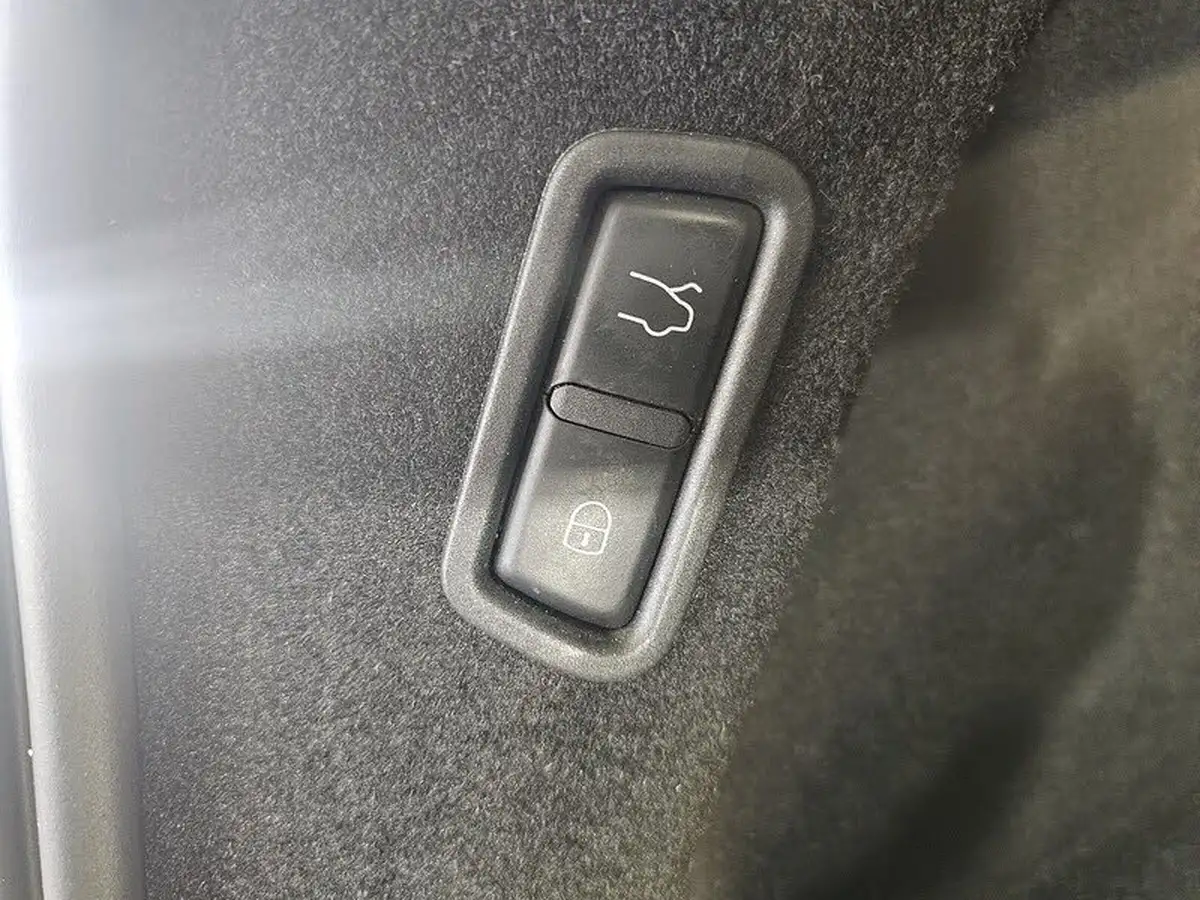 2021-maserati-levante-30-gransport-big-22