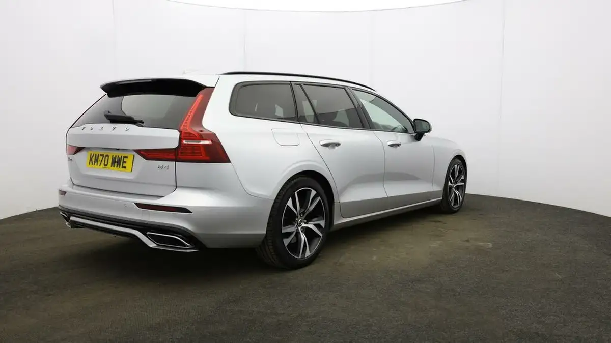 2020-volvo-v60-20-b4-r-design-big-58