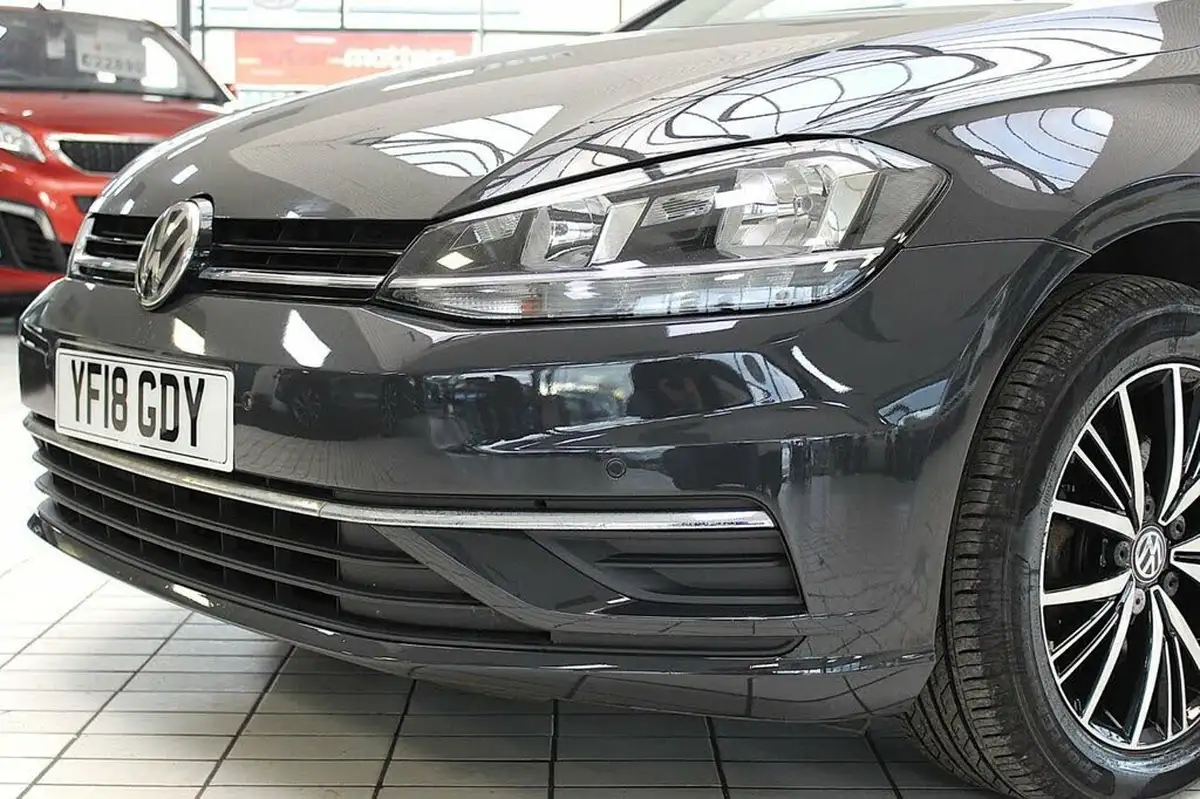 2018-volkswagen-golf-16tdi-se-nav-ss-hatchback-5d-big-2