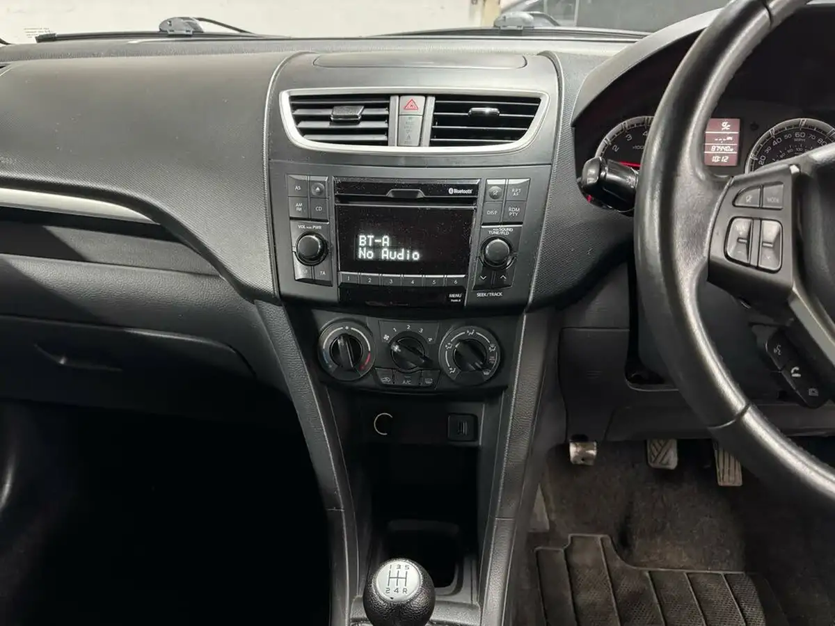 2013-suzuki-swift-12-sz3-93bhp-3d-big-19