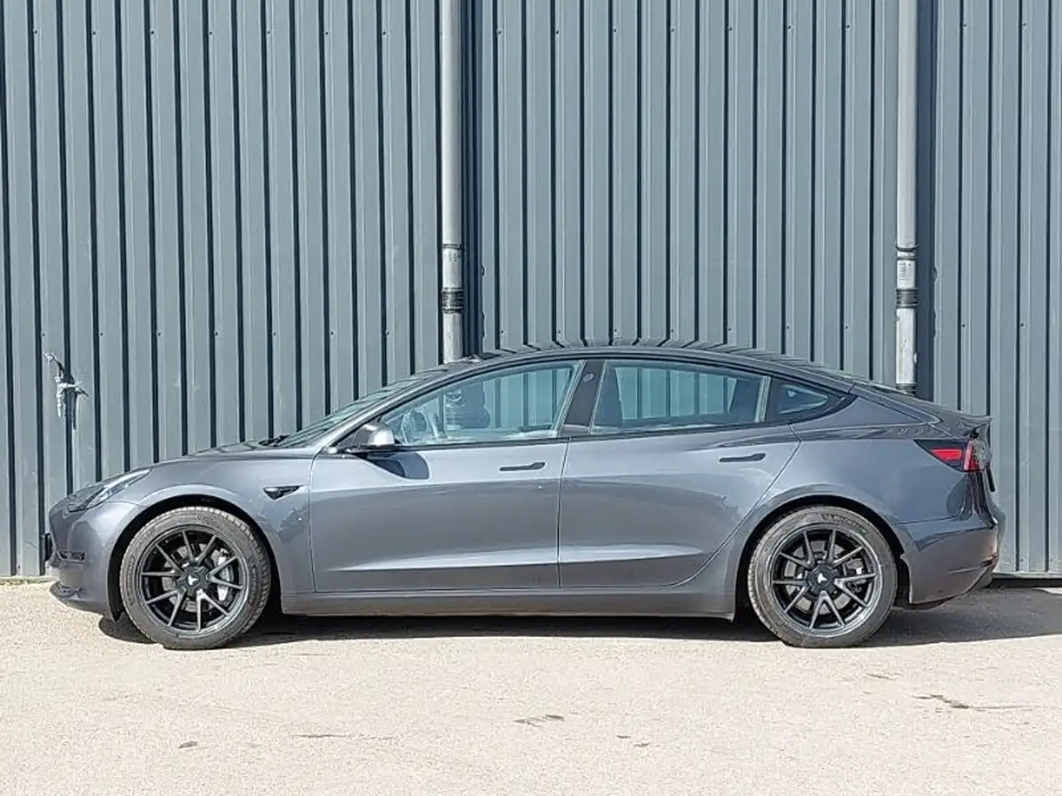 2021-tesla-model-3-e-long-range-awd-big-3
