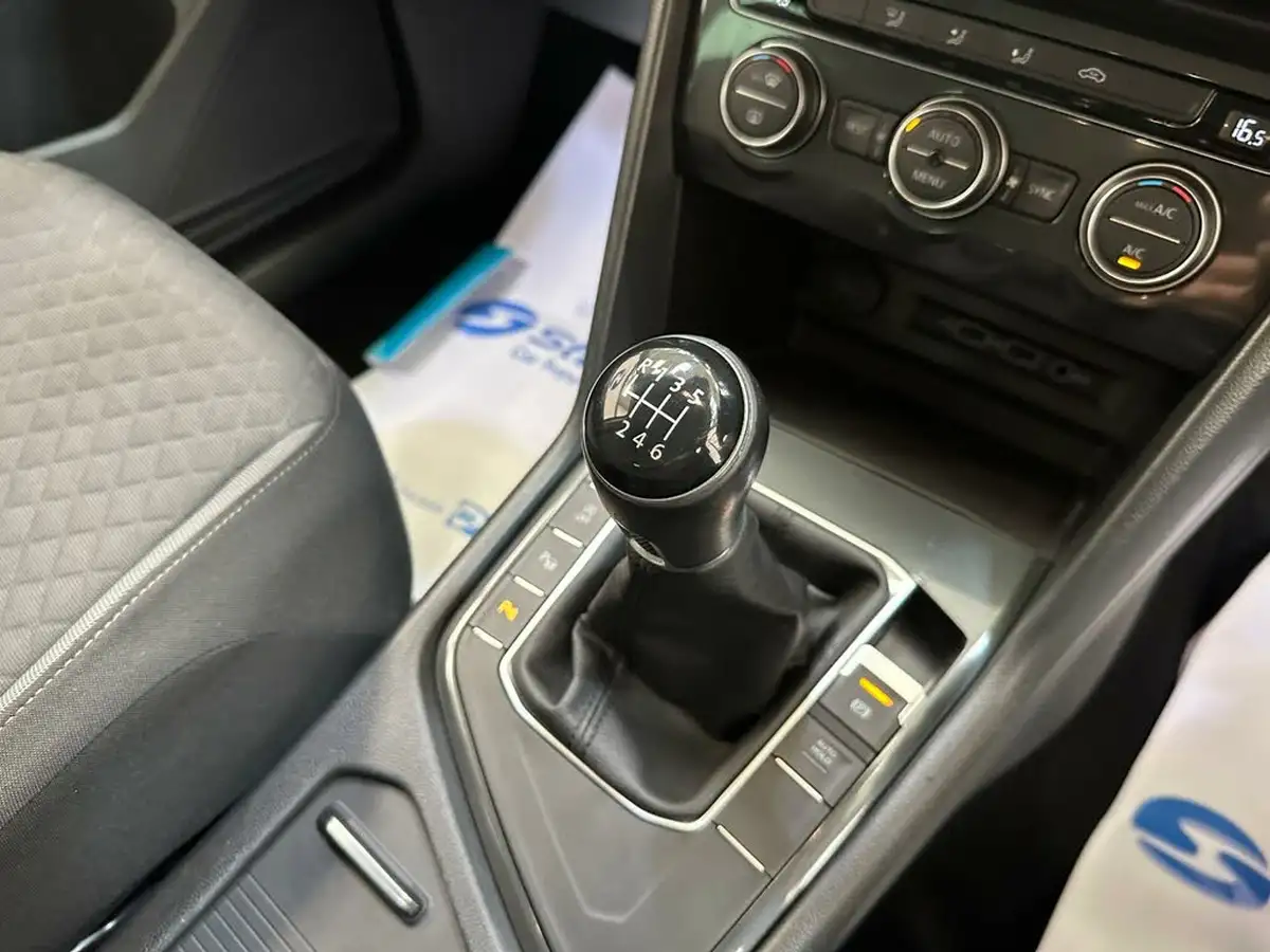 2018-volkswagen-tiguan-20tdi-se-navigation-150ps-ss-big-17