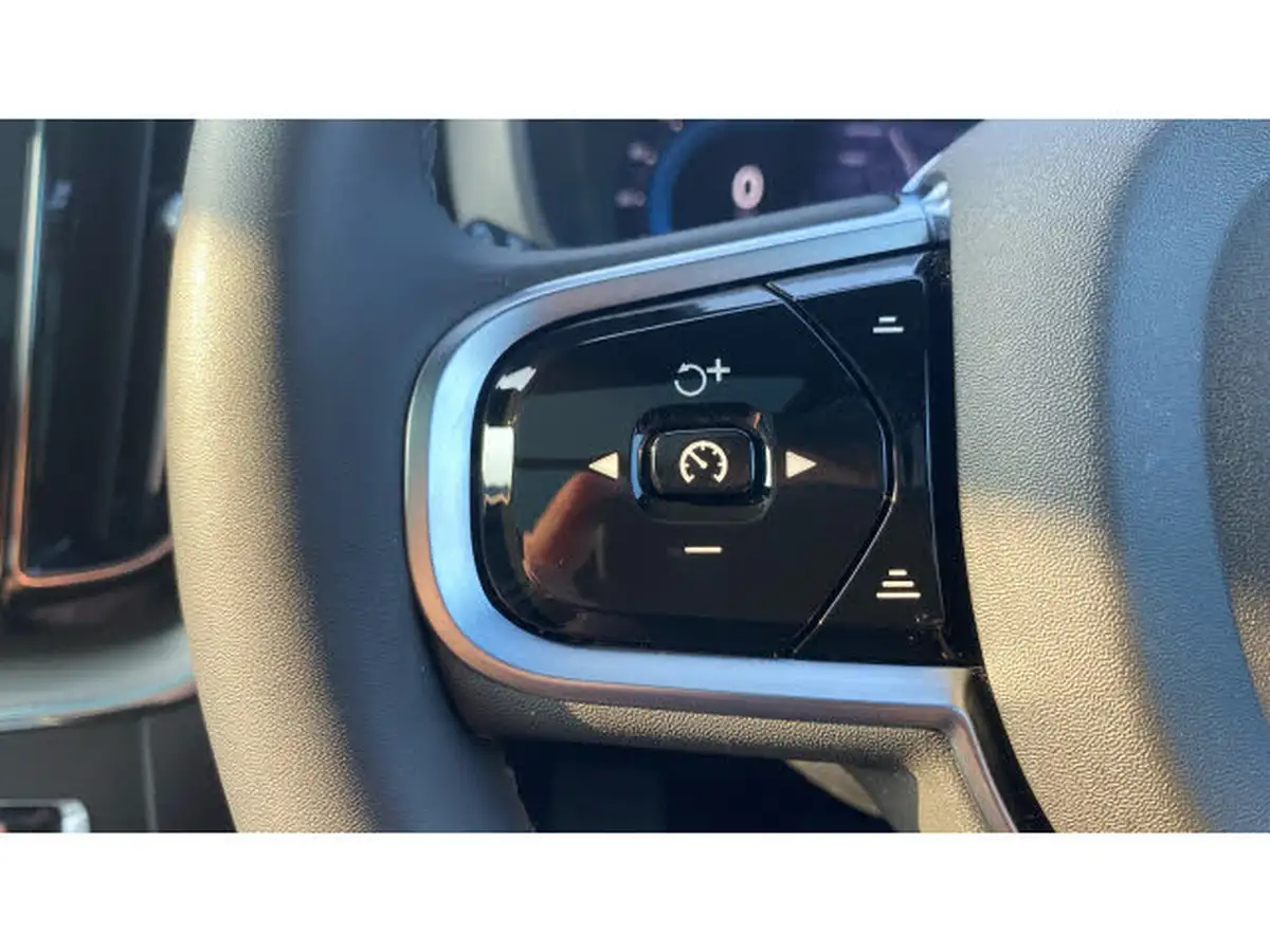 2024-volvo-xc60-20-t6-plus-black-edition-big-17