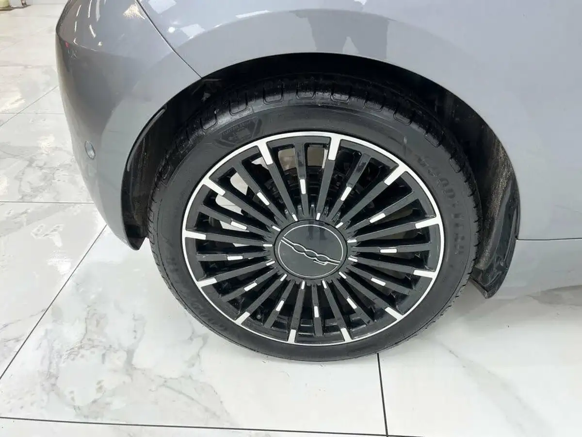 2021-fiat-500-e-la-prima-big-14