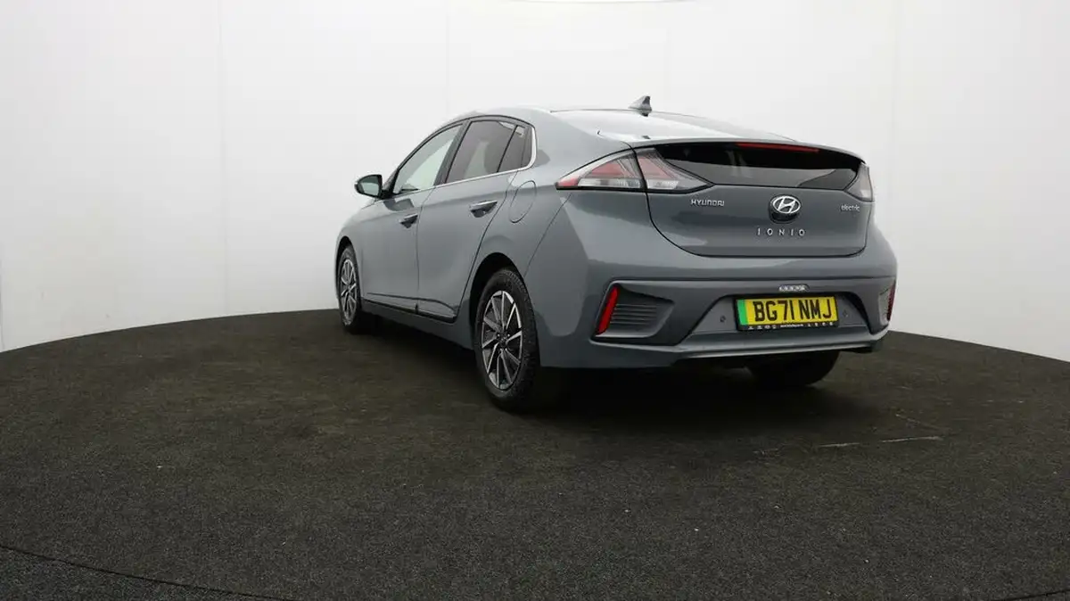 2021-hyundai-ioniq-e-premium-electric-100kw-big-32